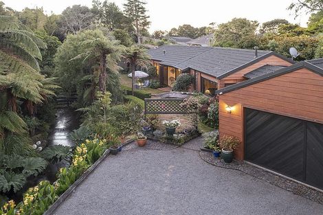 Photo of property in 42 Guildford Drive, Paraparaumu, 5032