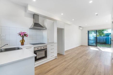 Photo of property in 13 Eileen Newey Place, Henderson, Auckland, 0612