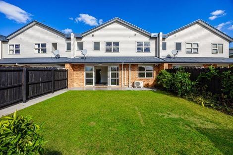 Photo of property in 24 Lime Crescent, Papakura, 2110