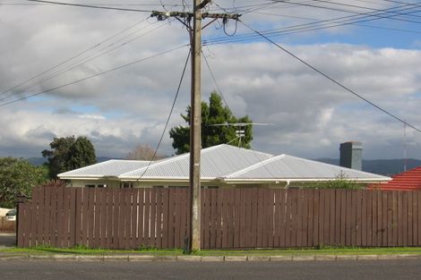 Photo of property in 76a Taikata Road, Te Atatu Peninsula, Auckland, 0610