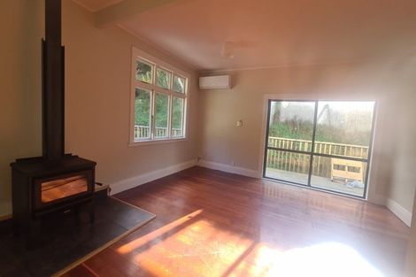 Photo of property in 1122 Paekakariki Hill Road, Paekakariki Hill, Porirua, 5381