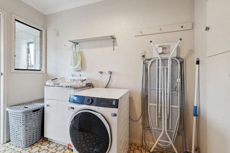 Photo of property in 37 Birdwood Avenue, Moturoa, New Plymouth, 4310