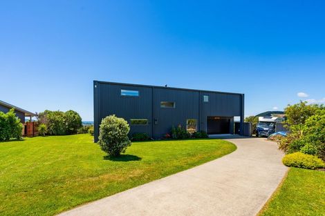 Photo of property in 7 Ocean Vista Lane, Paraparaumu, 5032