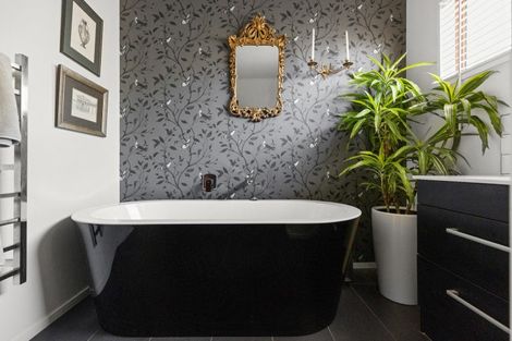 Photo of property in 12 Muritai Crescent, Havelock North, 4130