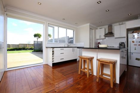 Photo of property in 44 Tapu Road, Huapai, Kumeu, 0810