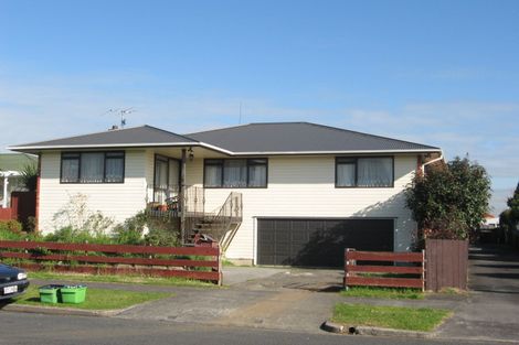 Photo of property in 2/6 Tawa Crescent, Manurewa, Auckland, 2102