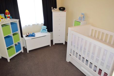 Photo of property in 2/45 Charlotte Street, Stanmore Bay, Whangaparaoa, 0932