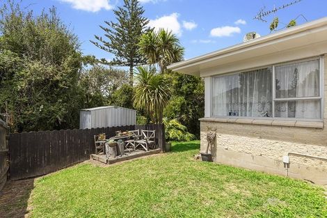 Photo of property in 2/10 Roseburn Place, Pakuranga, Auckland, 2010