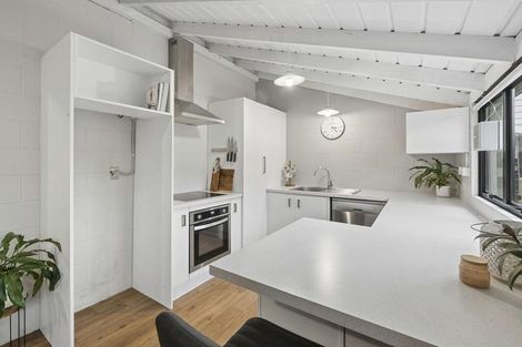 Photo of property in 5a Tapestry Grove, Silverstream, Upper Hutt, 5019