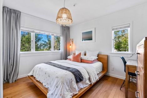 Photo of property in 37 Waimumu Road, Massey, Auckland, 0614