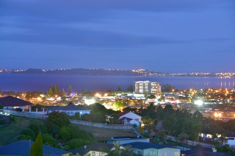 Photo of property in 8 Waldorf Crescent, Orewa, 0931