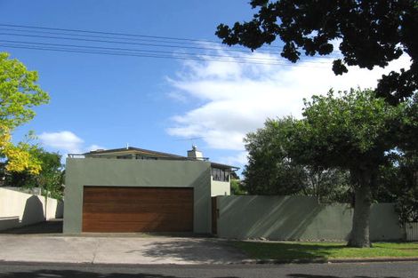 Photo of property in 1/6 Crete Avenue, Milford, Auckland, 0620