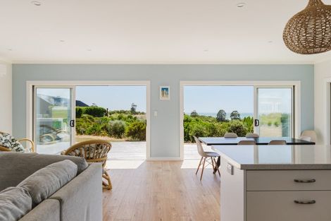 Photo of property in 28 Tama Road, Riversdale Beach, Masterton, 5872