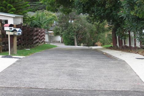 Photo of property in 48 Harmel Road, Glendene, Auckland, 0602