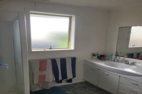 Photo of property in 21 Maui Pomare Street, Blockhouse Bay, Auckland, 0600