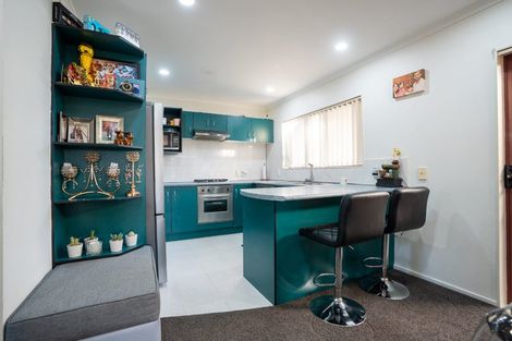 Photo of property in 63 Castlefinn Drive, Weymouth, Auckland, 2103