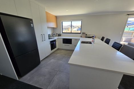 Photo of property in 41 Schooner Drive, Whitby, Porirua, 5024