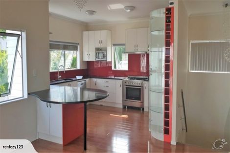 Photo of property in 30b Seacliffe Road, Hillsborough, Auckland, 1042