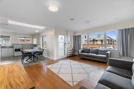 Photo of property in 15 Sheridan Street, Silverdale, Hamilton, 3216