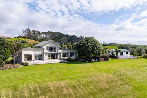 Photo of property in 585 Cove Road, Waipu, 0582