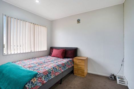 Photo of property in 2/10 Charisma Place, Randwick Park, Auckland, 2105