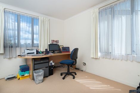Photo of property in 36 Vinograd Drive, Te Atatu Peninsula, Auckland, 0610