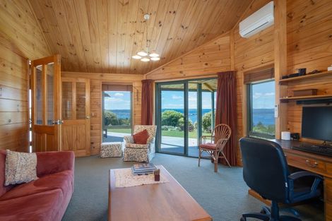 Photo of property in 8 Cameron Drive, Acacia Bay, Taupo, 3385