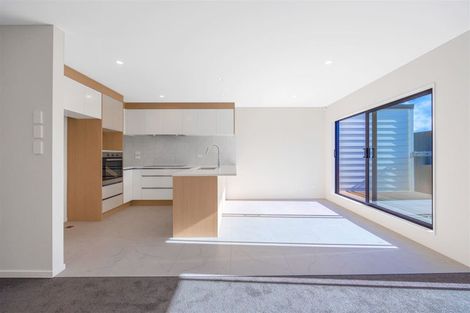 Photo of property in 15 Korokio Lane, Henderson, Auckland, 0612