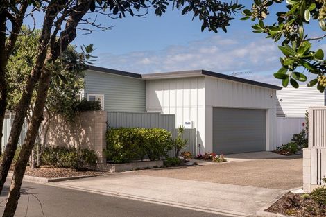 Photo of property in 10 Coprosma Close, Papamoa Beach, Papamoa, 3118