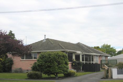 Photo of property in 17 Pimlico Place, Bishopdale, Christchurch, 8053