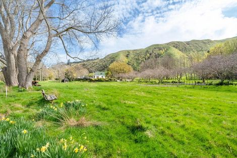 Photo of property in 329a Paekakariki Hill Road, Paekakariki Hill, Porirua, 5381