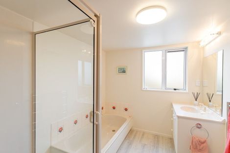 Photo of property in 2 Millcroft Place, Parklands, Christchurch, 8083