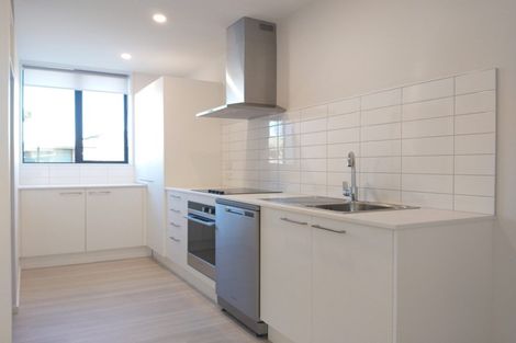 Photo of property in 304 Cannon Hill Crescent, Mount Pleasant, Christchurch, 8081