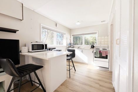 Photo of property in 2/53 Ayton Drive, Totara Vale, Auckland, 0629