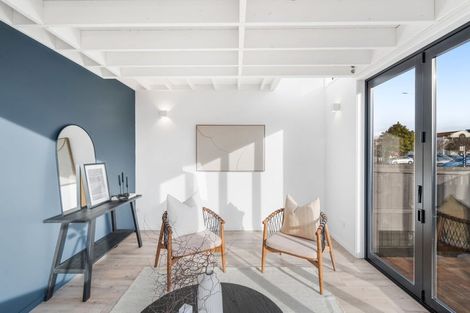 Photo of property in 2/938 Colombo Street, St Albans, Christchurch, 8014