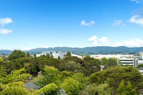 Photo of property in 35d Edmonton Road, Henderson, Auckland, 0612