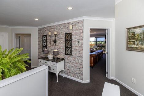 Photo of property in 56 Kakariki Grove, Waikanae, 5036