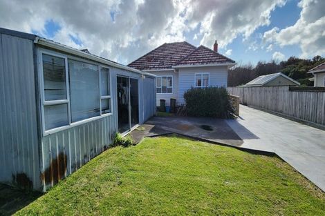 Photo of property in 33 Upjohn Street, Brooklands, New Plymouth, 4310
