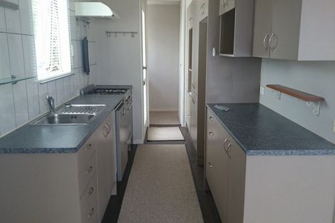 Photo of property in 9 Ballial Place, West Harbour, Auckland, 0618