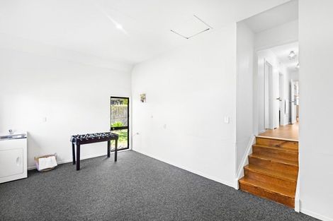 Photo of property in 45 Darren Crescent, Half Moon Bay, Auckland, 2012