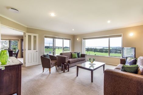 Photo of property in 126 Wilson Road, South Head, Helensville, 0874