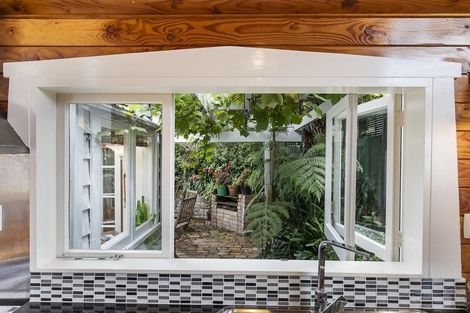 Photo of property in 26 Dryden Street, Grey Lynn, Auckland, 1021