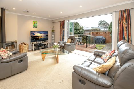 Photo of property in 393 Sawyers Arms Road, Harewood, Christchurch, 8051