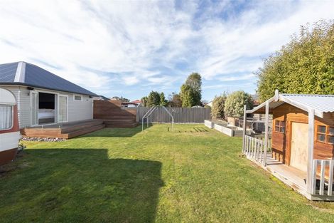 Photo of property in 40 Farquhars Road, Redwood, Christchurch, 8051