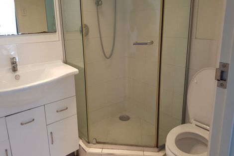 Photo of property in 8c Schnapper Rock Road, Schnapper Rock, Auckland, 0632