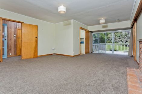 Photo of property in 8 Radiata Lane, Chatswood, Auckland, 0626