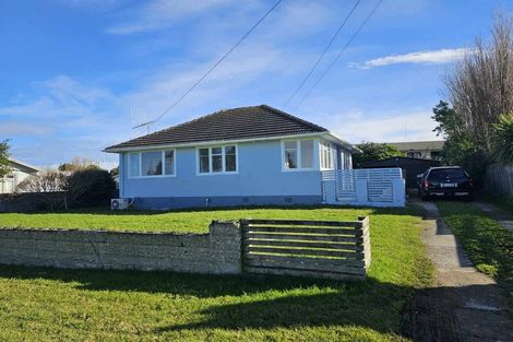 Photo of property in 7 Mosston Road, Castlecliff, Whanganui, 4501
