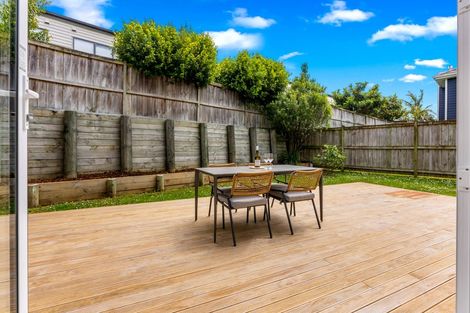 Photo of property in 21 Edgewater Drive, Karaka, Papakura, 2113