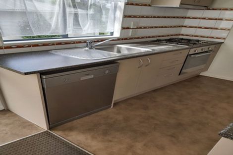 Photo of property in 6 Rickards Place, New Lynn, Auckland, 0600