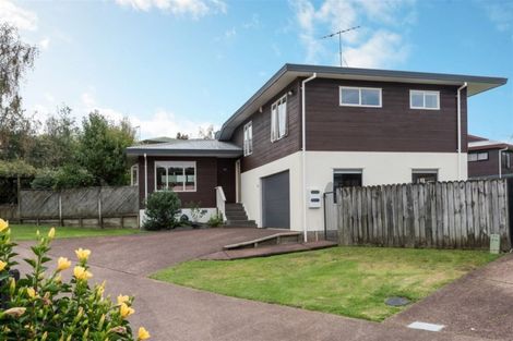 Photo of property in 67 Gosford Drive, Botany Downs, Auckland, 2010
